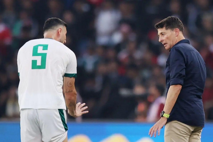 ĐT Iraq từng lộ điểm yếu thể lực dưới thời HLV Jesus Casas (Ảnh: Bola).