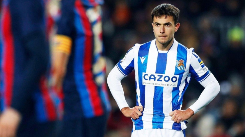 Zubimendi ra mắt đội B của Real Sociedad khi mới 18 tuổi.