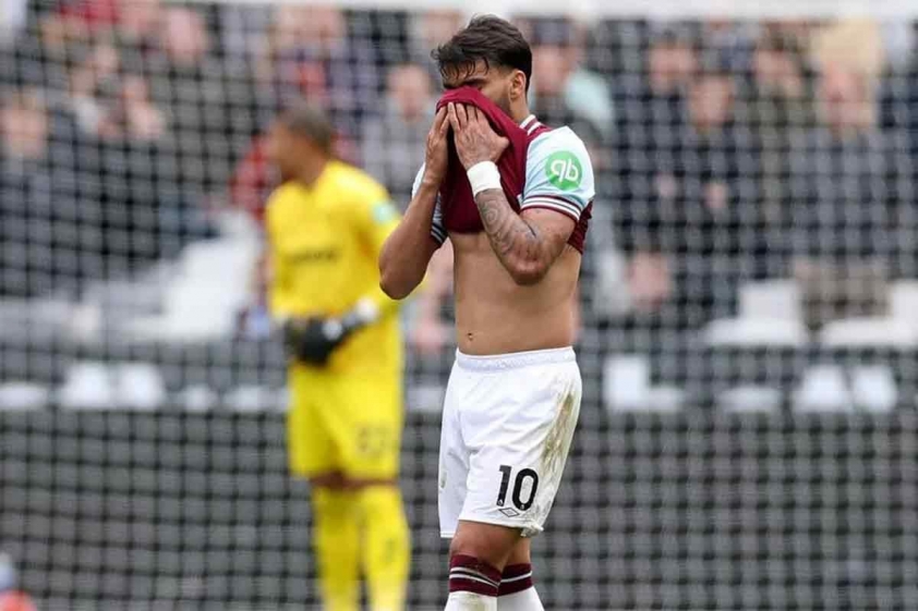 Lucas Paqueta bật khóc hồi tháng 5/2025, sau khi nhận thẻ vàng trong trận đấu với Tottenham (Ảnh: Reuters).