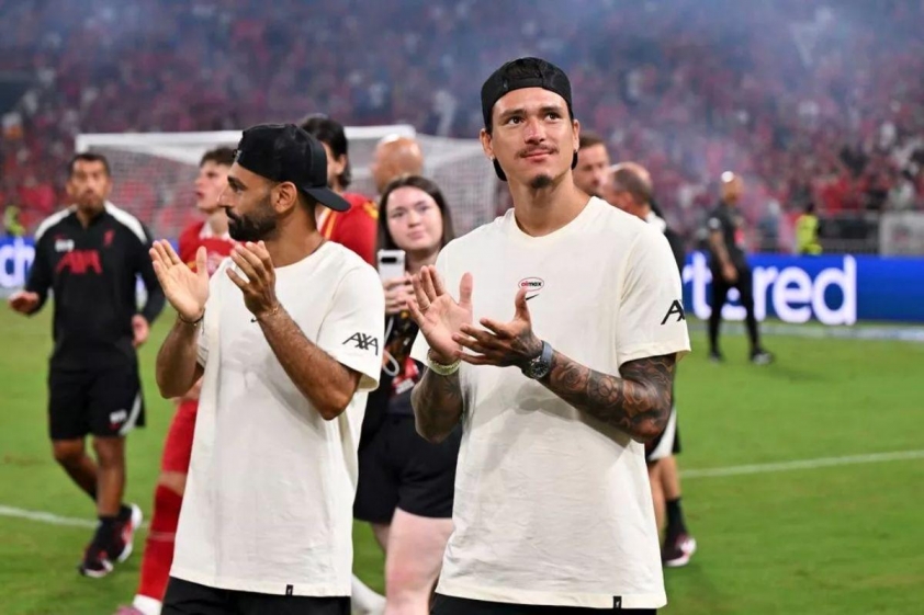 Darwin Nunez đã bỏ lỡ trận thua của Liverpool trước AC Milan khi anh đang hồi phục sau chấn thương (Ảnh: The Mirror).
