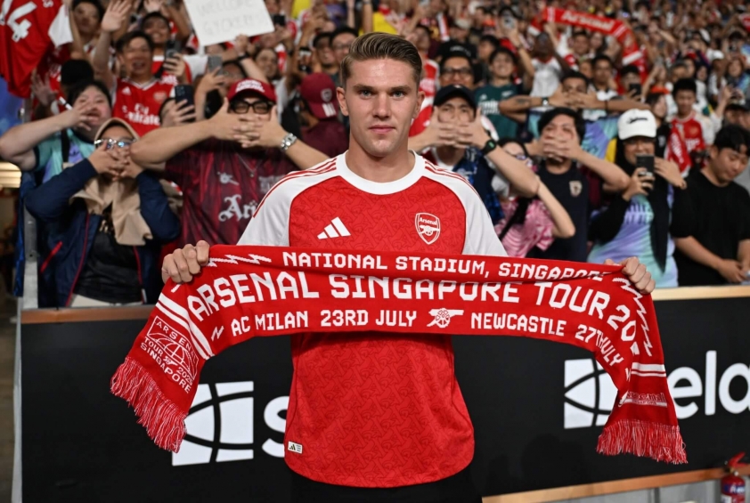 Viktor Gyokeres được giới thiệu với khán giả tại Singapore vào Chủ nhật vừa qua.