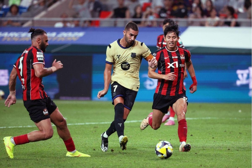 Ferran Torres lập cú đúp trong trận giao hữu gần nhất với FC Seoul (Ảnh: Sempre Barca).