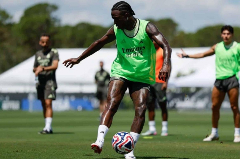 Vinicius tích cực chuẩn bị cho mùa giải 2025/26 (Ảnh: MARCA).