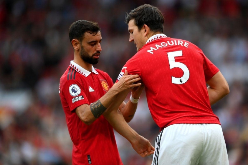 Maguire khuyên các cầu thủ nên học theo 'tinh thần thép' của Bruno Fernandes (Ảnh: AFP).