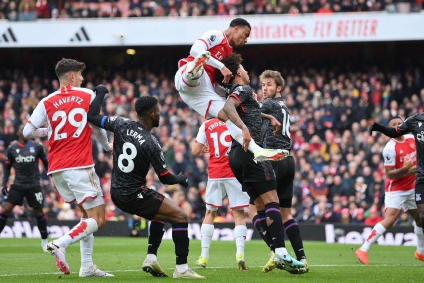 Arsenal đã ghi nhiều bàn thắng từ tình huống cố định ở mùa giải trước (Ảnh: ESPN).