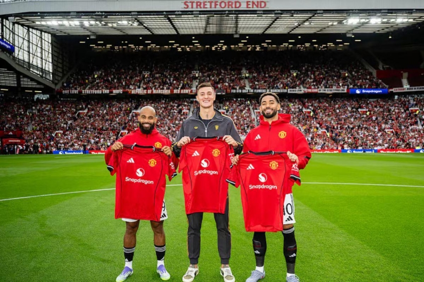 Man Utd làm mới hàng công với 3 tân binh (Ảnh: Evening Standard).