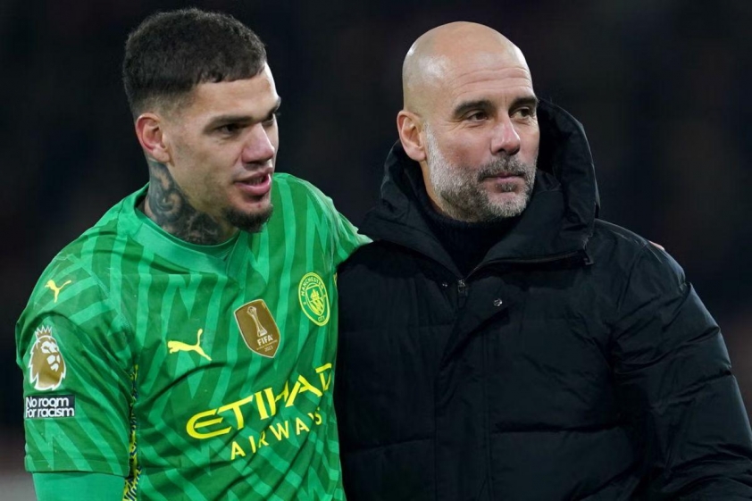 Pep Guardiola khẳng định Ederson vẫn là thủ môn số một tại Man City (Ảnh: The Independent).
