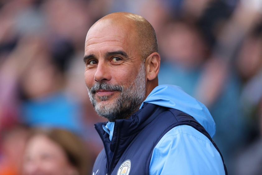 Guardiola không muốn quá nhiều cầu thủ ở đội một dù đã nhận cảnh báo về việc Man City phải thi đấu nhiều trận trong mùa này - Ảnh: @VibesFoot
