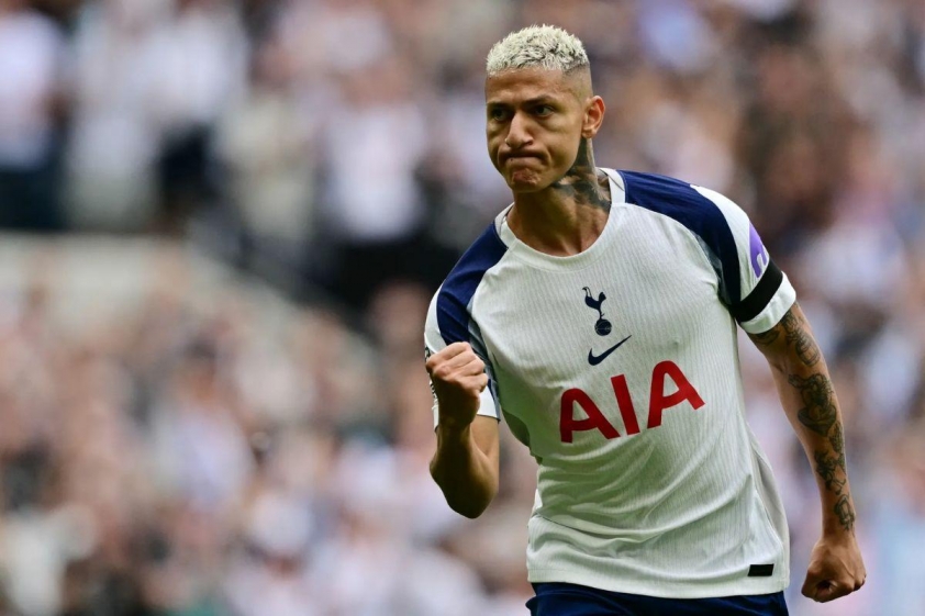 Richarlison lập cú đúp trong trận mở màn Premier League (Ảnh: talkSPORT).