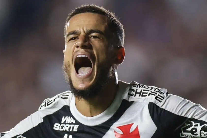 Coutinho lập cú đúp trước Santos (Ảnh: GOAL).