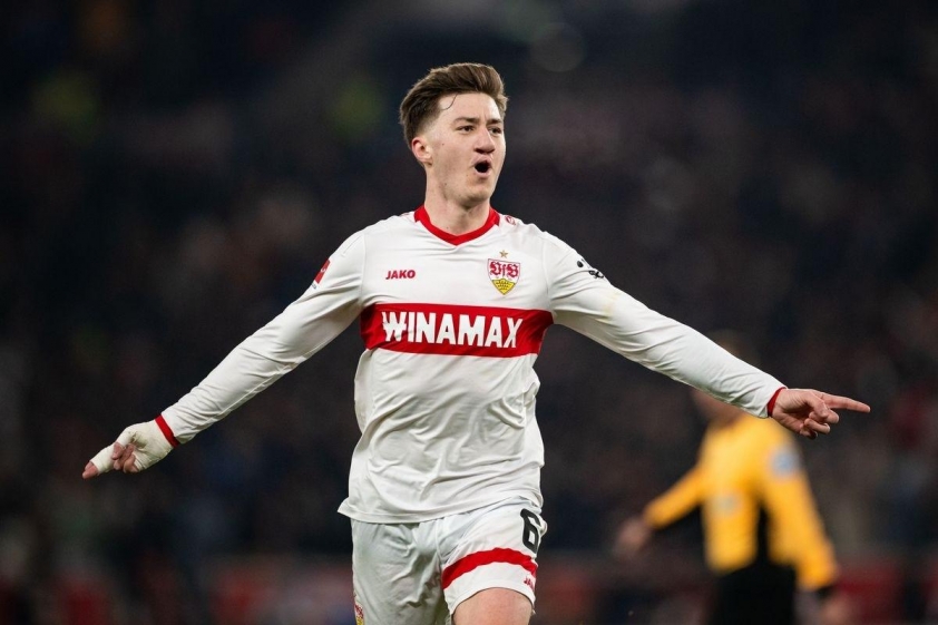 Manchester United đang cân nhắc ký hợp đồng với Angelo Stiller