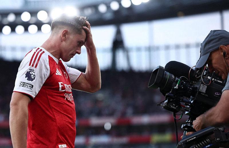 Ghi bàn và vuốt tóc thoải mái nhé Gyokeres - Ảnh: @TheAthleticFC