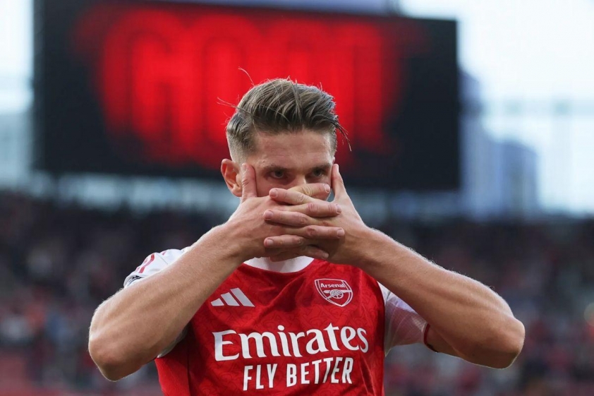 Viktor Gyokeres ghi 2 bàn cho Arsenal trước Leeds (Ảnh: The Sun).