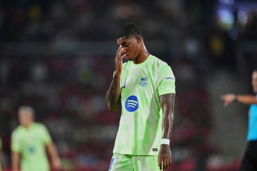 Rashford chỉ thi đấu hiệp 1, trước khi nhường chỗ cho Dani Olmo đầu hiệp 2 (Ảnh: inkl).