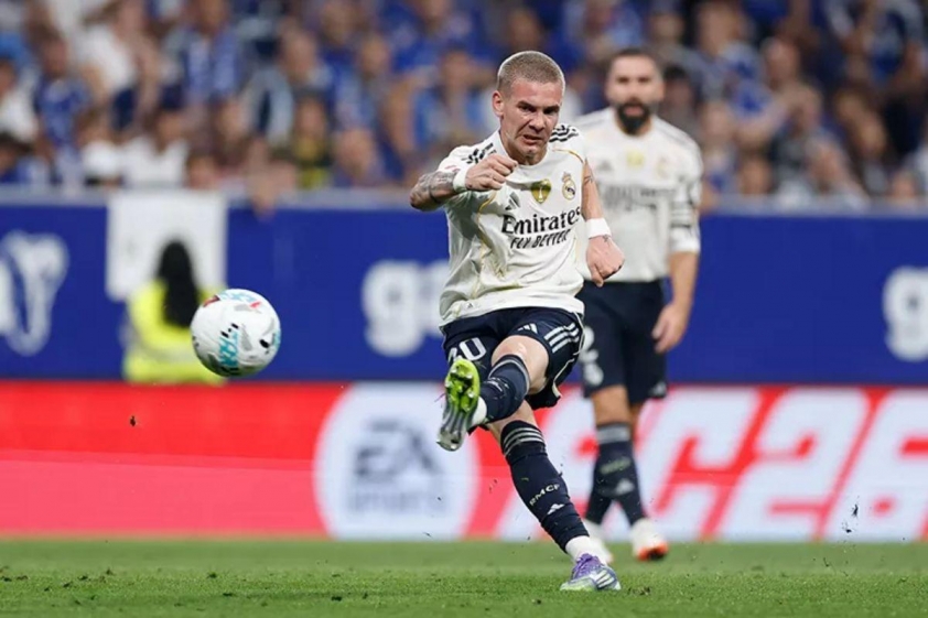 Mastantuono có trận đá chính đầu tiên cho Real Madrid (Ảnh: CLB).