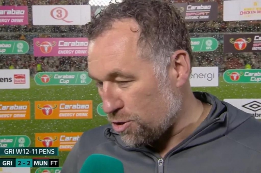 Huấn luyện viên David Artell của Grimsby Town (Ảnh: ITV Sport)