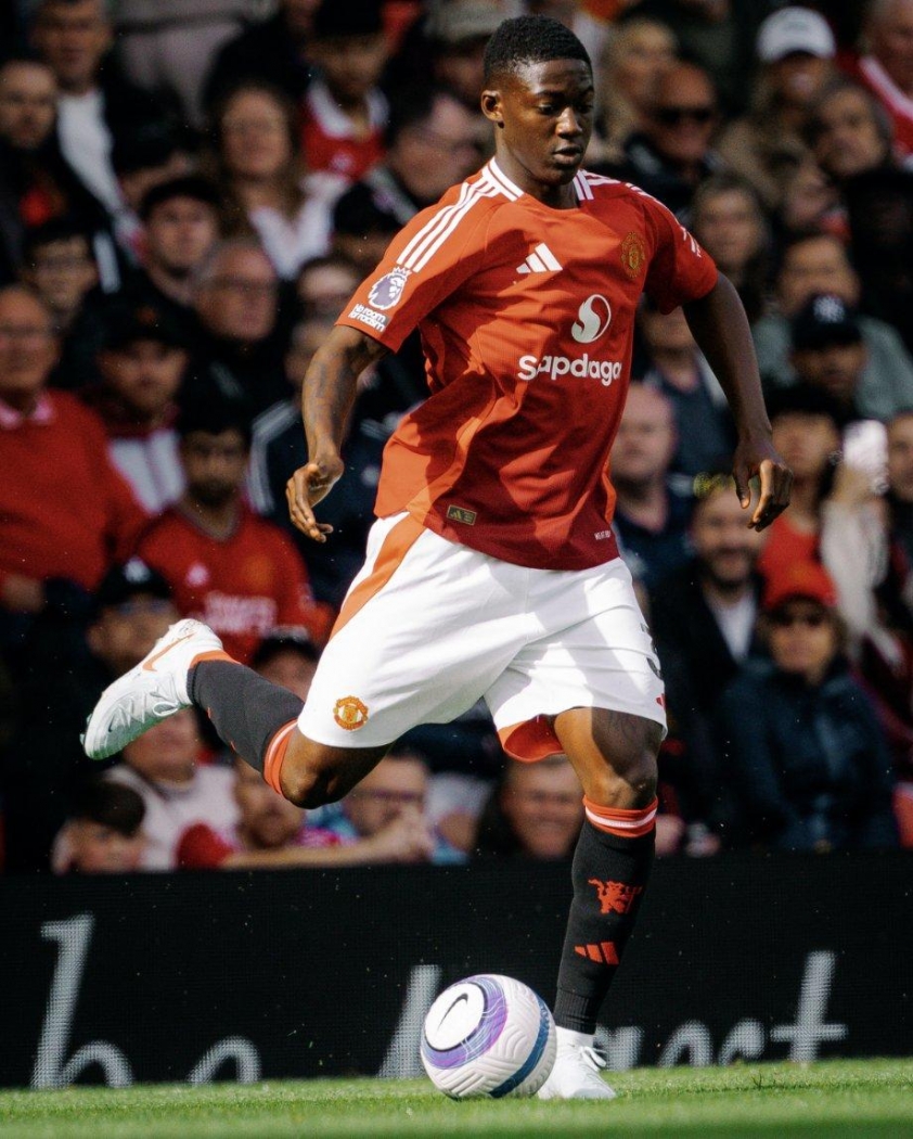 Mainoo muốn được ra sân nhiều hơn. (Ảnh X @DHLManUtd)