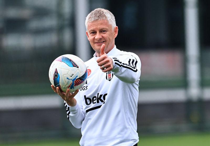 Besiktas đã sa thải Solsa quá vội vàng? - Ảnh: @UtdLoyals_