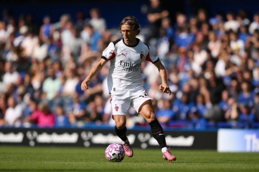 Modric đã lập kỷ lục khi ra sân trong ngày ra mắt Serie A ở tuổi 39 (Ảnh: Twitter)