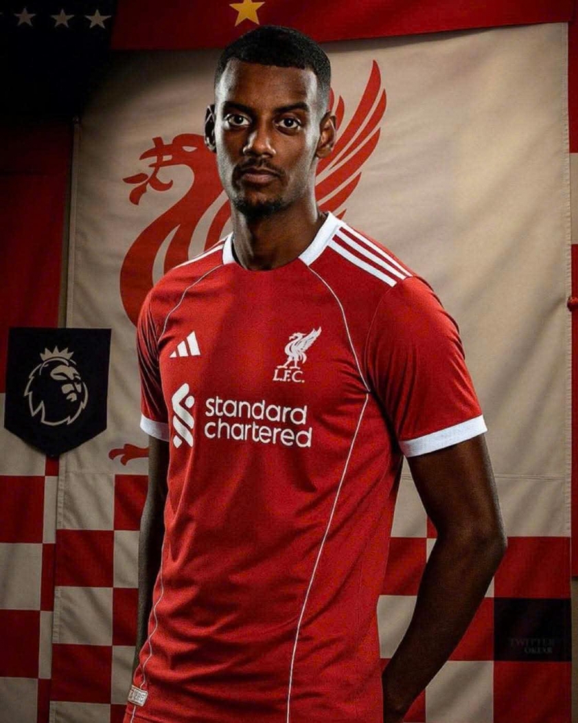 Alexander Isak cập bến sân Anfield sau rất nhiều lời đồn đoán trong những tháng vừa qua. (Ảnh: Fabrizio Romano)