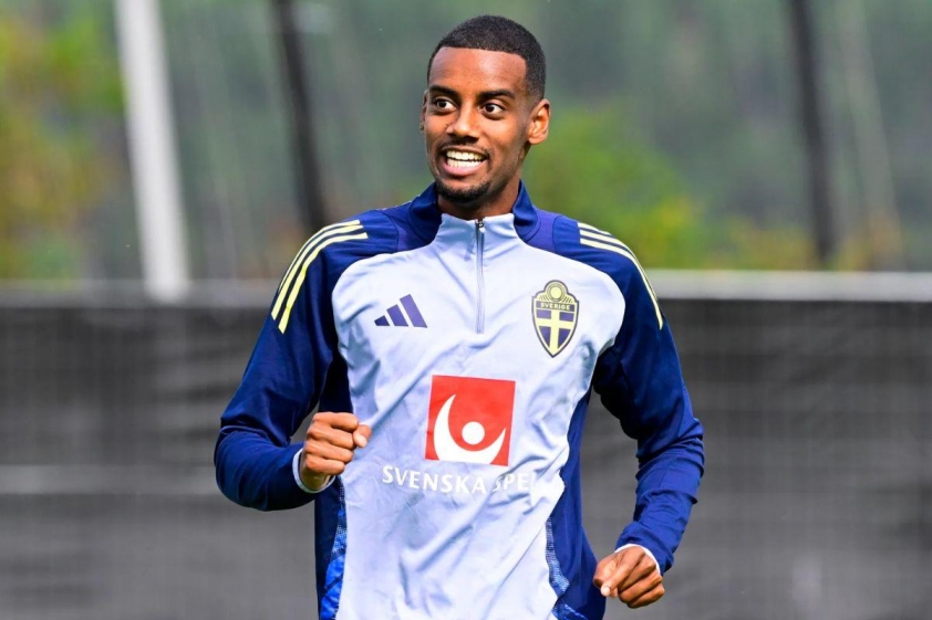 Alexander Isak lên tiếng sau thương vụ kỷ lục chuyển đến Liverpool 7 Isak đang hội quân cùng ĐT Thụy Điển (Ảnh: The Sun).