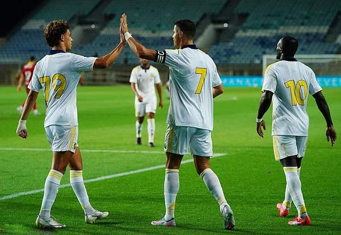 Felix và Ronaldo tại Giải bóng đá chuyên nghiệp Ả Rập Xê Út. (Ảnh: Twitter)
