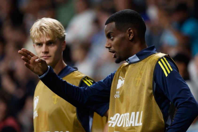 Alexander Isak tỏ ra hạnh phúc khi trở thành cầu thủ Liverpool. (Ảnh: Sky sports)