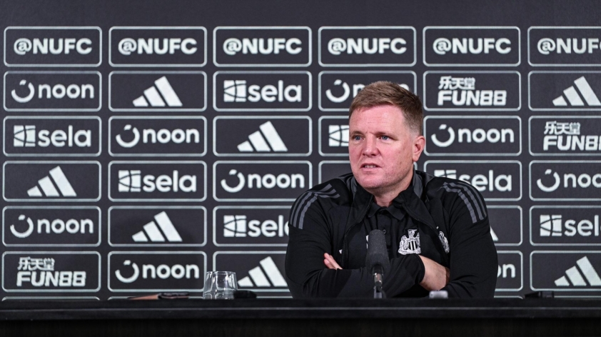 Eddie Howe thừa nhận mối quan hệ với Alexander Isak đã rạn nứt sau kì chuyển nhượng ồn ào. (Ảnh: Sky Sports)