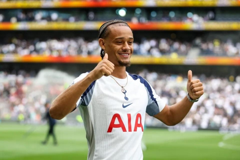 Liệu Simons có gánh vác được hàng công của Tottenham? (Ảnh: Nền tảng X)