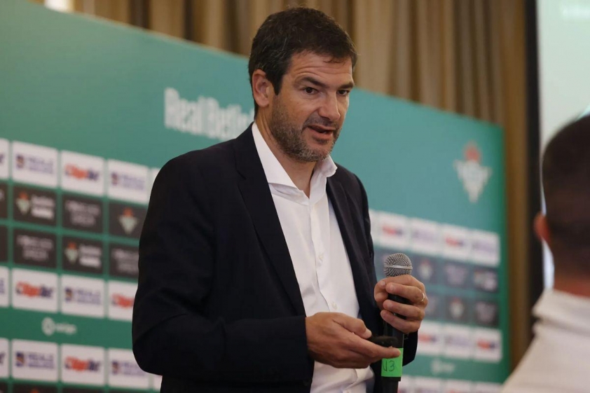 Giám đốc điều hành Real Betis đã tiết lộ những phức tạp trong vụ chuyển nhượng Antony (Ảnh: The Sun).