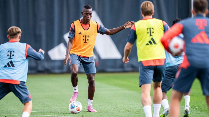 Jackson đang tập luyện chăm chỉ để sớm đá chính ở Bayern - Ảnh: @iMiaSanMia