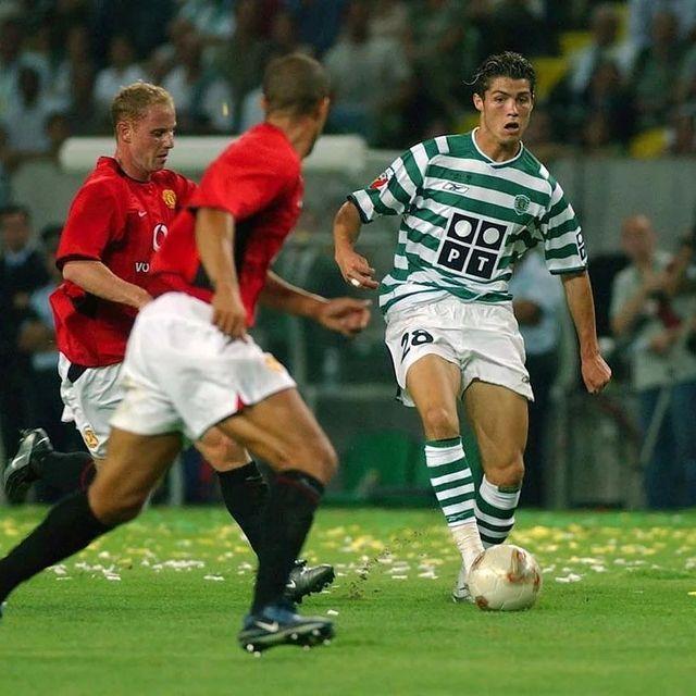 Ronaldo trong trận đấu năm xưa giữa Sporting và MU. (Ảnh: Sky Sports)