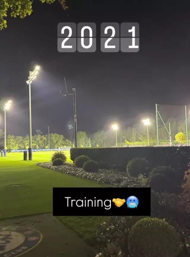 Sterling trải qua nỗi cô đơn tại Chelsea 5 Chia sẻ của Sterling. (Ảnh: Instagram)