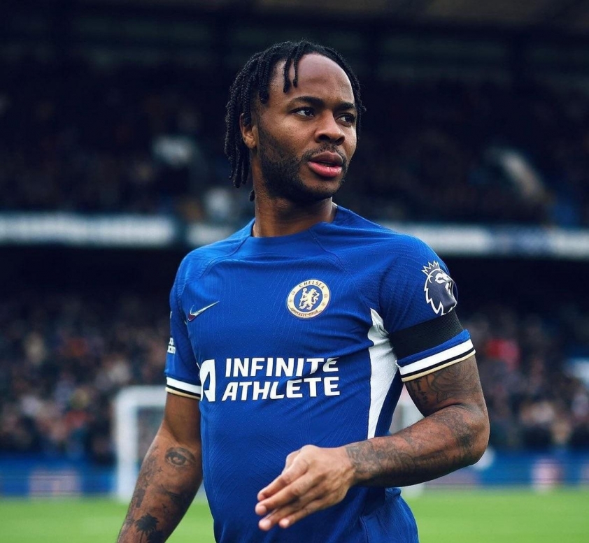 Sterling trải qua nỗi cô đơn tại Chelsea 7 Sterling đối diện với tương lai khó khăn. (Ảnh: Nền tảng X)