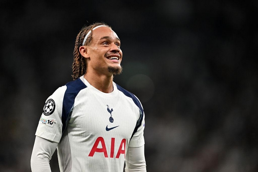 Simons có màn ra mắt Champions League không nổi bật
