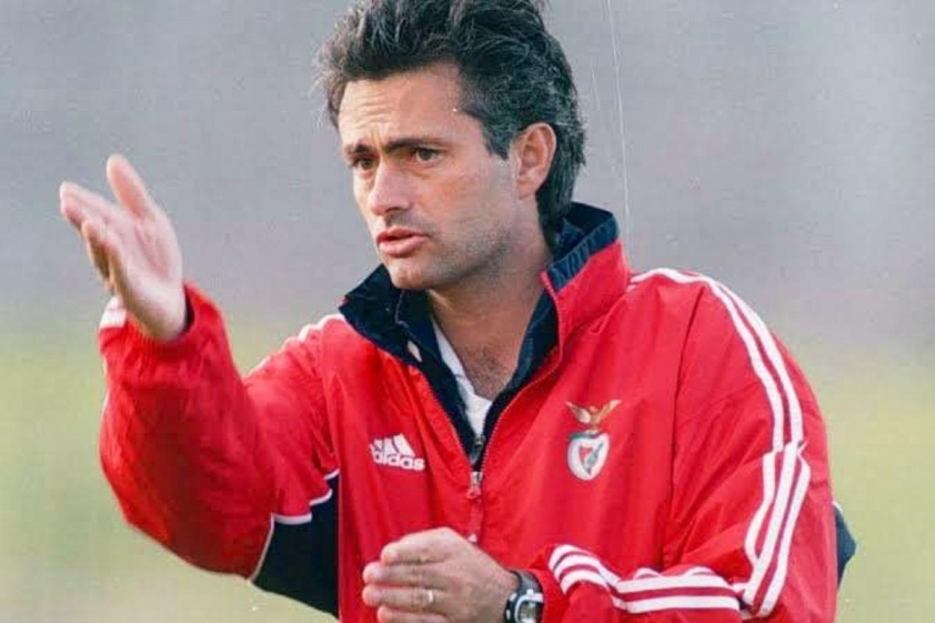 José Mourinho đang nổi lên như ứng viên hàng đầu thay thế Bruno Lage trên băng ghế huấn luyện Benfica (Ảnh: X).