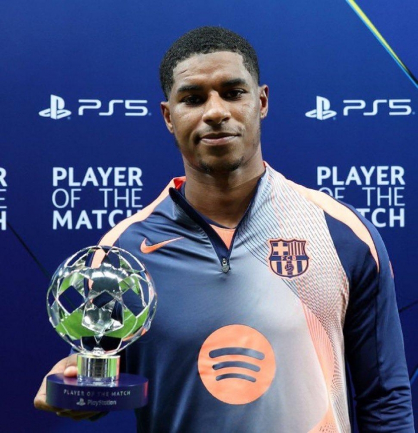Rashford nhận giải Cầu thủ xuất sắc nhất trận đấu (Ảnh: X).