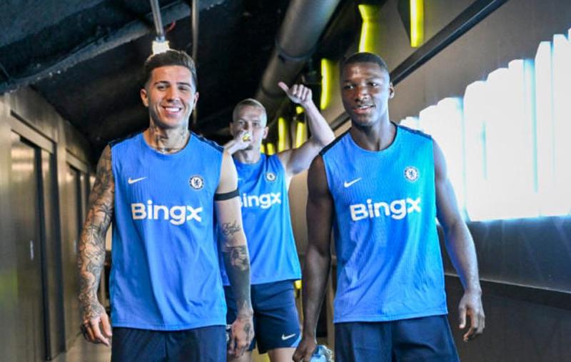 Enzo và Caicedo là cặp tiền vệ trung tâm đáng xem ở Ngoại hạng Anh hiện nay - Ảnh: thechelseachronicle