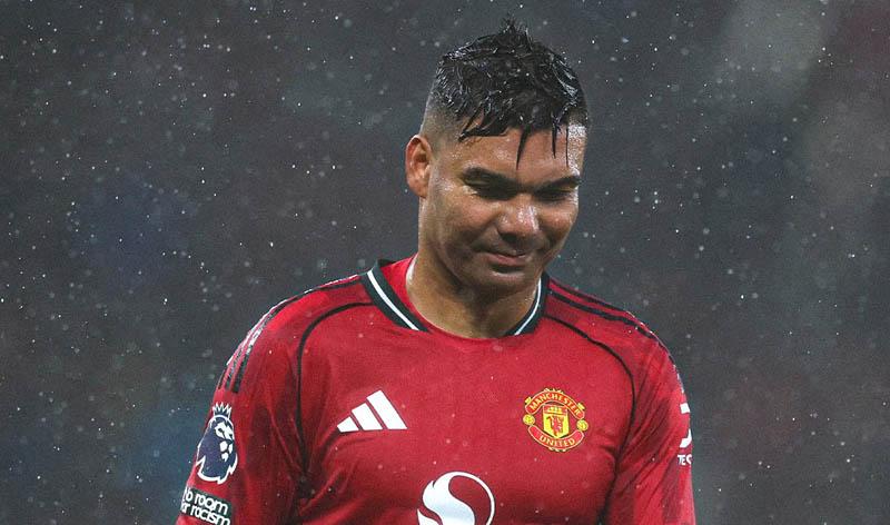 Casemiro cần tỉnh táo hơn nữa - Ảnh: @Football__Tweet