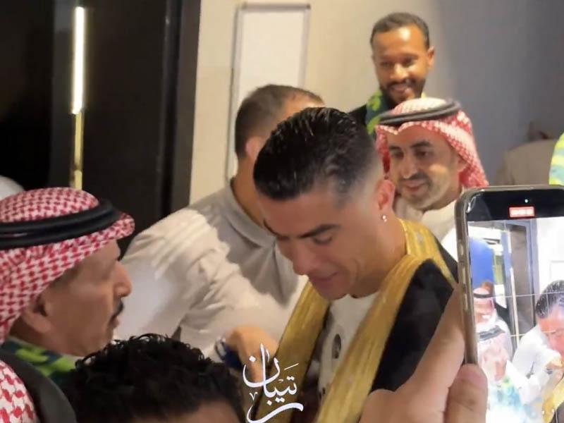 Ronaldo xứng đáng được tri ân sau những gì đã làm được - Ảnh: @AlienBuzzHQ