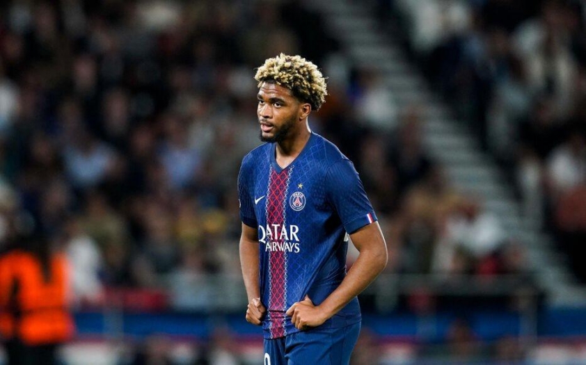 Mbaye không thể giúp PSG tránh khỏi trận thua trước đại kình địch. (Ảnh: Nền tảng X)
