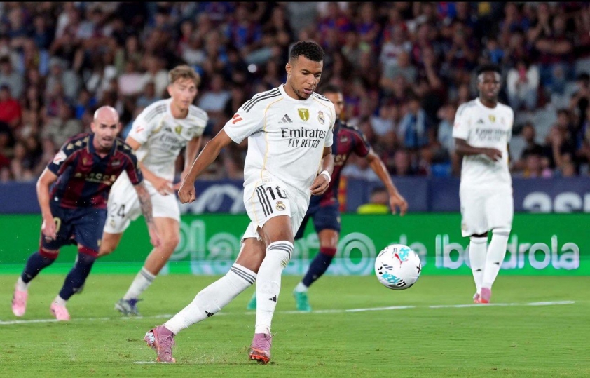 Mbappe ghi dấu ấn với một cú đúp. (Ảnh: ESPN)