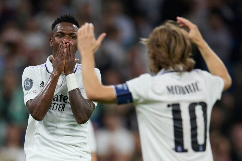 Luka Modric là người đứng sau siêu phẩm của Vinicius trước Levante (Ảnh: AP).