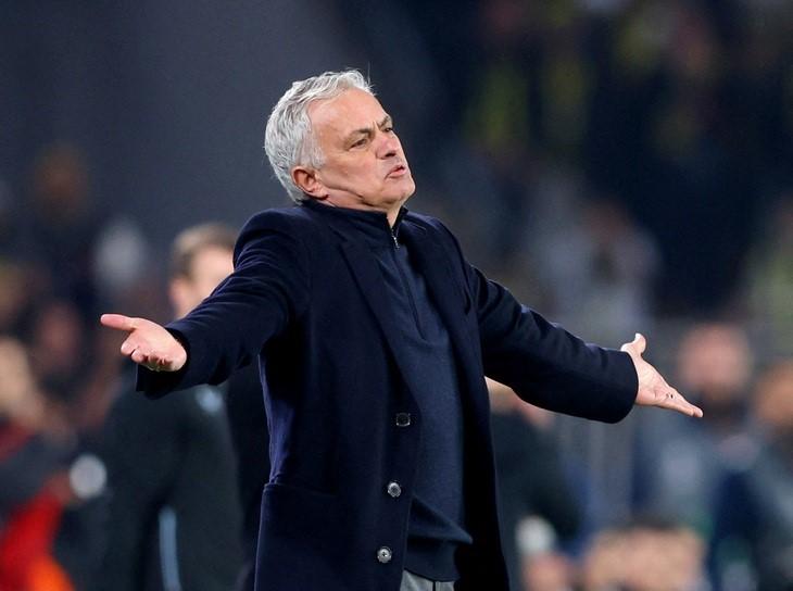 Mourinho và những khó khăn ban đầu tại Benfica 4 Mourinho có trận hòa thất vọng đầu tiên tại Benfica (Ảnh: REUTERS)