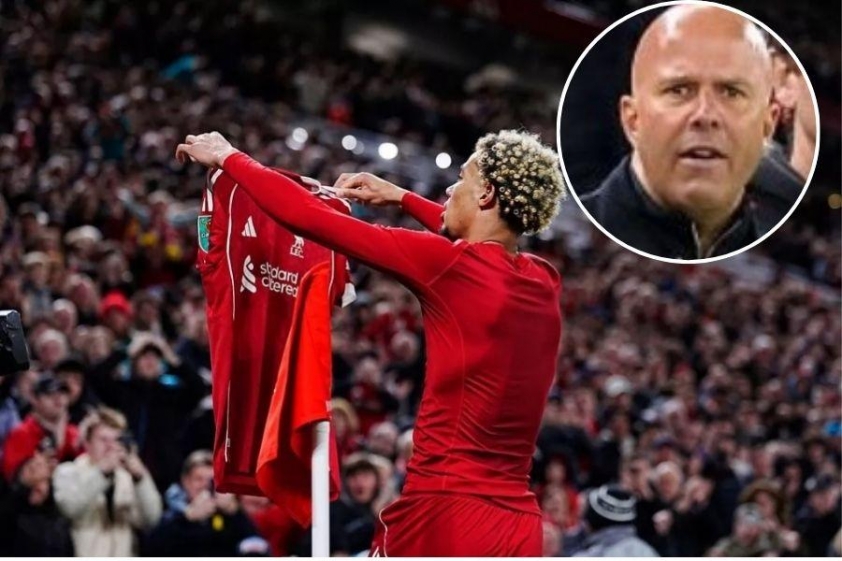 Liverpool cắt lương Ekitike vì thẻ đỏ 'khó hiểu' 7 HLV Arne Slot đã rất tức giận với hành động thiếu suy nghĩ của cầu thủ người Pháp)
