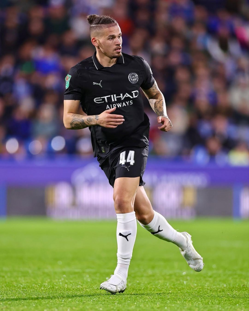 Pep Guardiola chỉ ra cách giúp Phil Foden lấy lại phong độ đỉnh cao 7 Kalvin Phillips có lần đầu tiên ra sân cho Man City kể từ tháng 12/2023 (Ảnh: X).