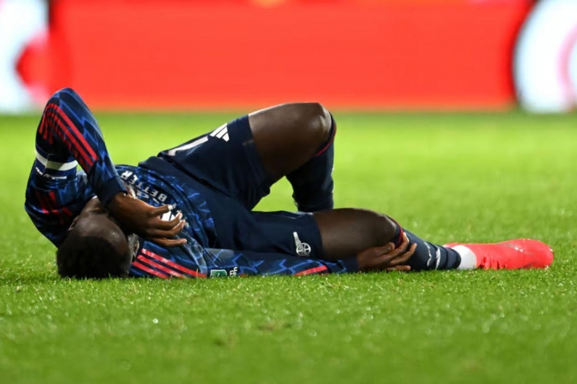 Mikel Arteta khẳng định Saka được rút ra sớm chỉ là theo kế hoạch (Ảnh: Evening Standard).