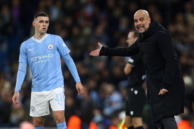 Phil Foden là hy vọng để HLV Guardiola tránh khỏi mùa giải thảm họa trong bối cảnh có khởi đầu chật vật (Ảnh: AFP).