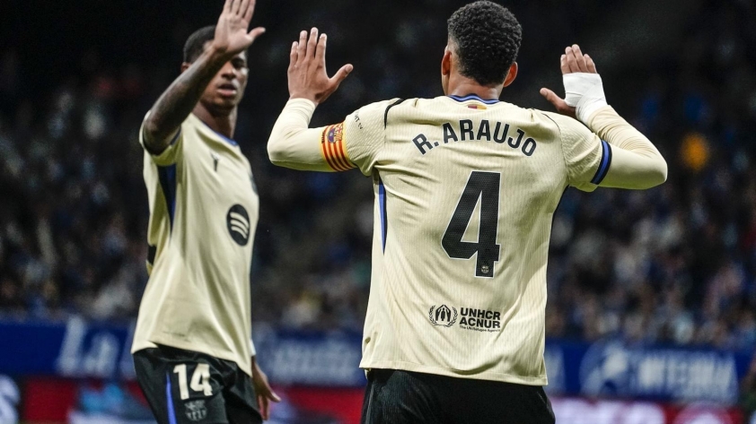 Rashford kết thúc ngày thi đấu hoàn hảo của mình với 1 kiến tạo cho Araujo (Ảnh: Paco Paredes).
