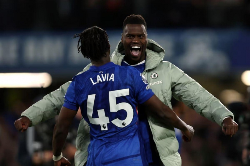Badiashile rời sân ở phút 55 để nhường chỗ cho Lavia (Ảnh: Evening Standard).
